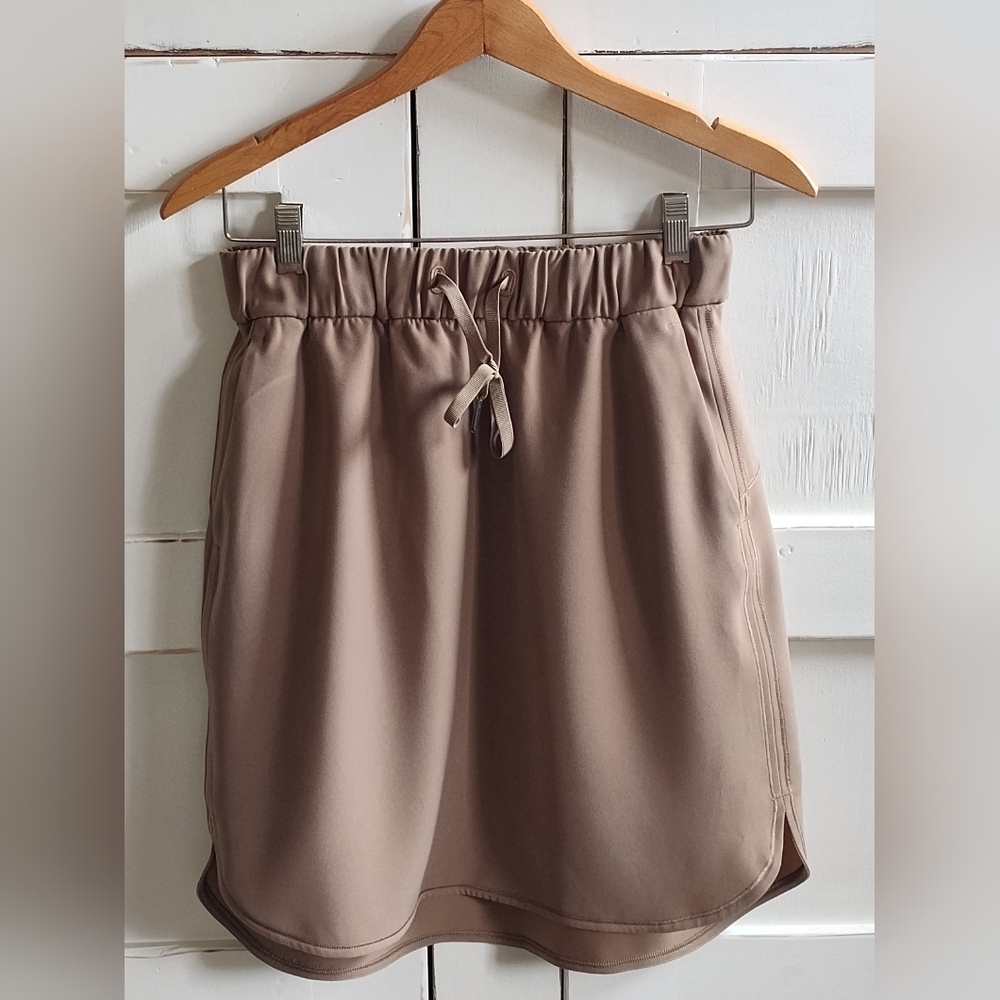 Lululemon Tan Activewear Mini Skirt | Elastic Waist Drawstring | Size 6